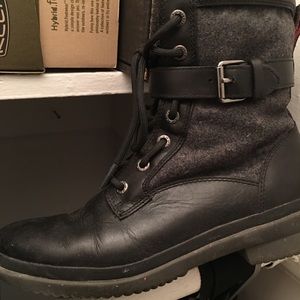 Kesey UGG boots for sale. Hardly worn. EUC
